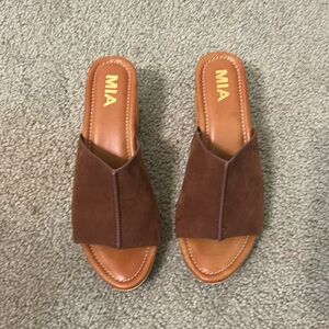 MIA Women's US 7 Clog Sandals Luggage Brown. Worn once.